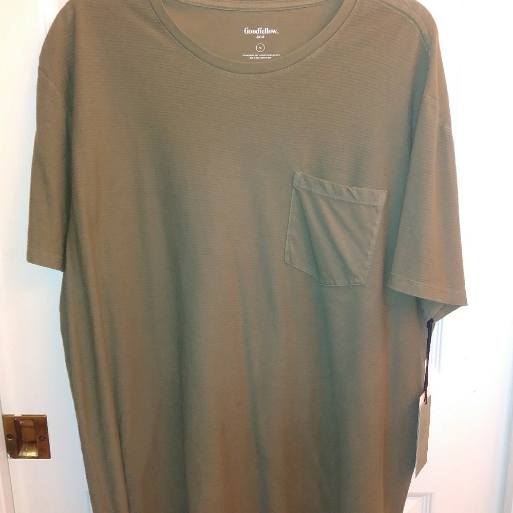 Men's XL short sleeve shirt